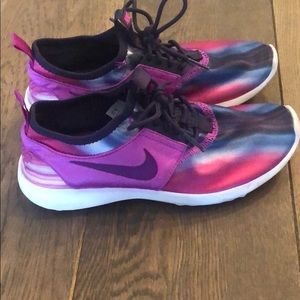 Nike multi-colored tennis shoes